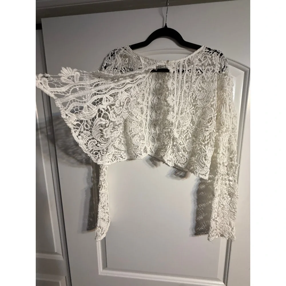 Zara Trafaluc Lace Crop Top Size M White Boho Crochet Long Sleeve Victorian